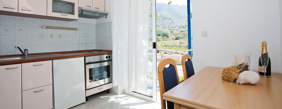 apartmani-zambarlin-komiza-5-teaser